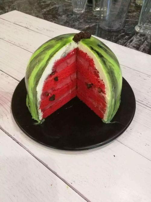 蛋糕吃瓜视频,揭秘网红美食背后的故事