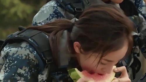 黄子韬和杨幂吃瓜视频在线观看,甜蜜互动引网友热议