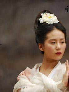 古装女生视频吃瓜图片大全,古风美食与时尚潮流的完美融合