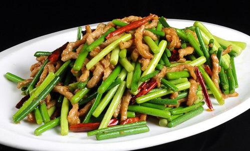 秋瓜可以炒蒜苗吃吗视频,秋季养生家常菜分享