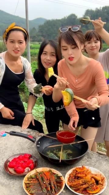 三个女的吃瓜视频,揭秘娱乐圈幕后风云