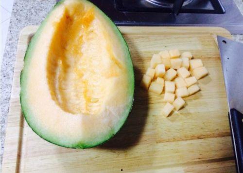 8斤吃哈密瓜视频大全图片,视频大全图片揭秘甜蜜诱惑