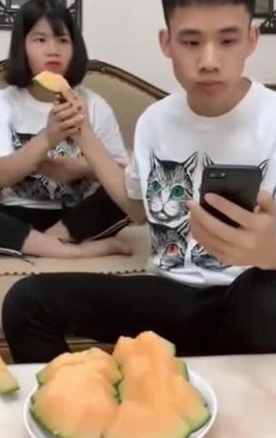 河北姐姐弟弟吃瓜视频,揭秘家庭欢乐时光