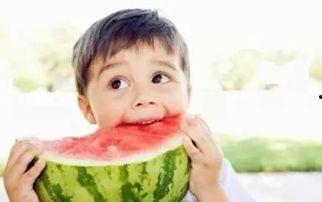 扔东西吃瓜视频  第3张