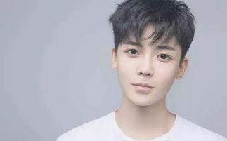 侯明昊吃瓜照片大全视频,照片大全视频揭秘明星日常