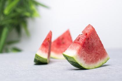 西瓜视频吃咸瓜  第3张