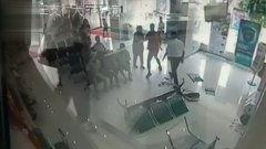 吃瓜扔东西视频在线观看,网络热门视频幕后揭秘