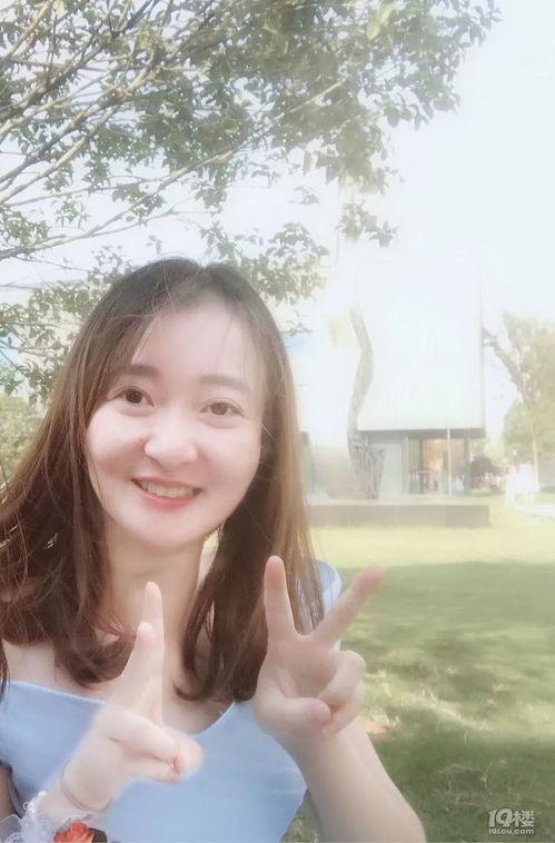 杭州吃瓜小姐姐视频,揭秘网络红人的魅力瞬间  第2张